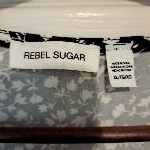Rebel Sugar Peplum Petite Wrap Top - Picture 2 of 4